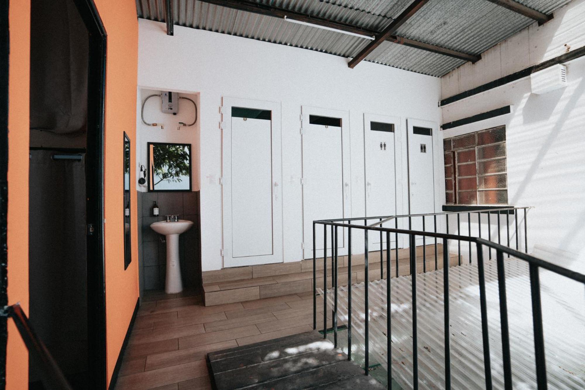 Tequila Sunrise Hostel Guatemala City Exterior photo