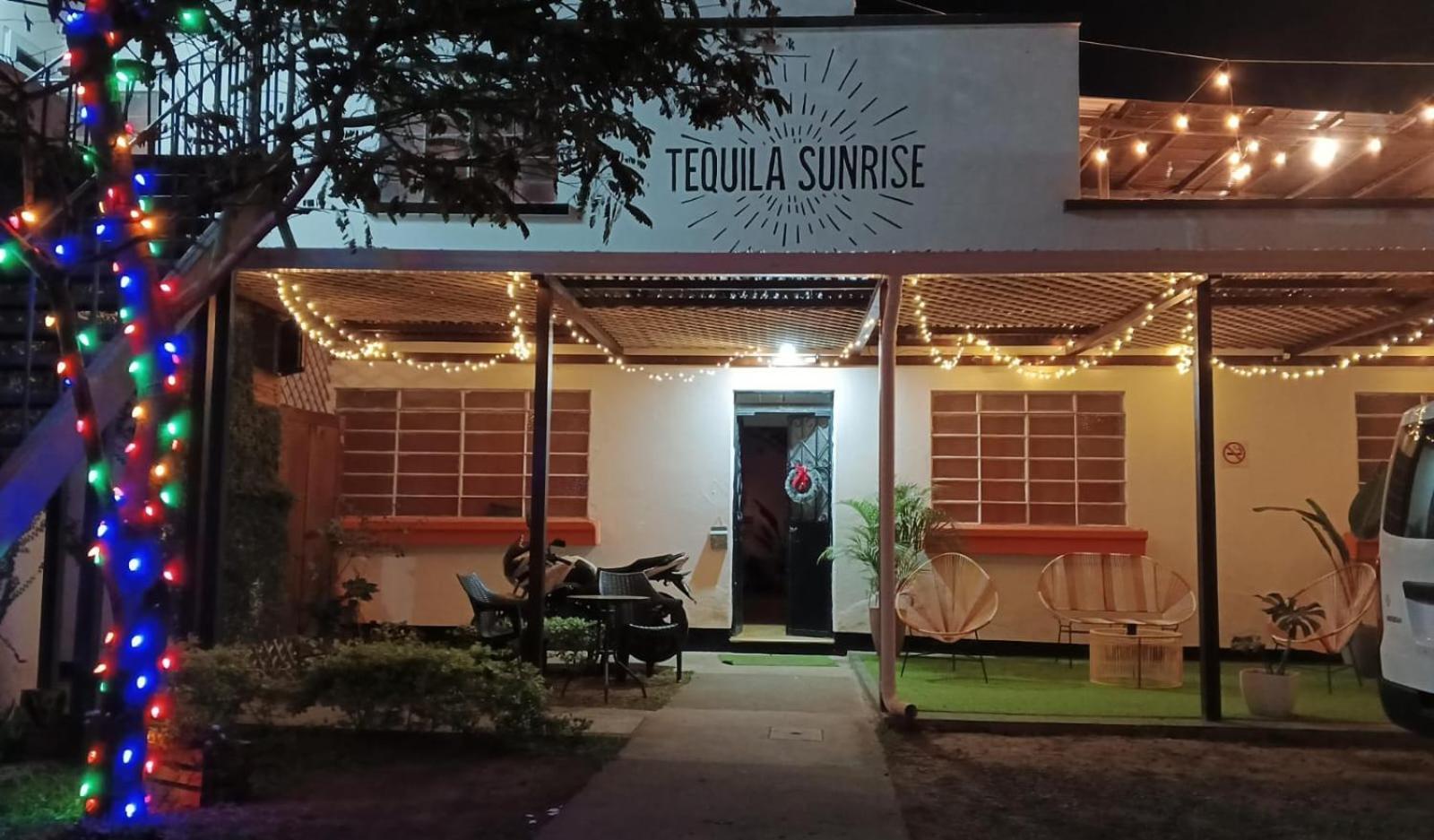 Tequila Sunrise Hostel Guatemala City Exterior photo