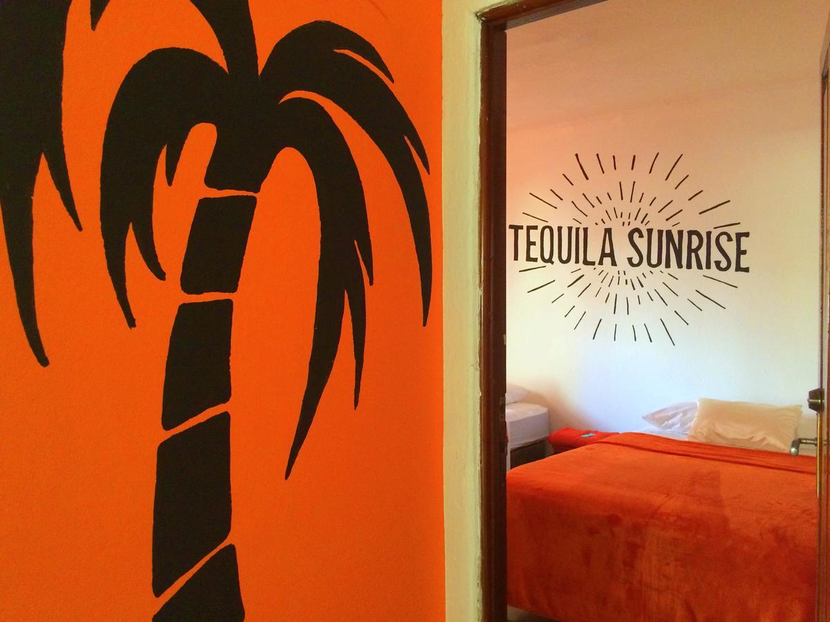 Tequila Sunrise Hostel Guatemala City Exterior photo