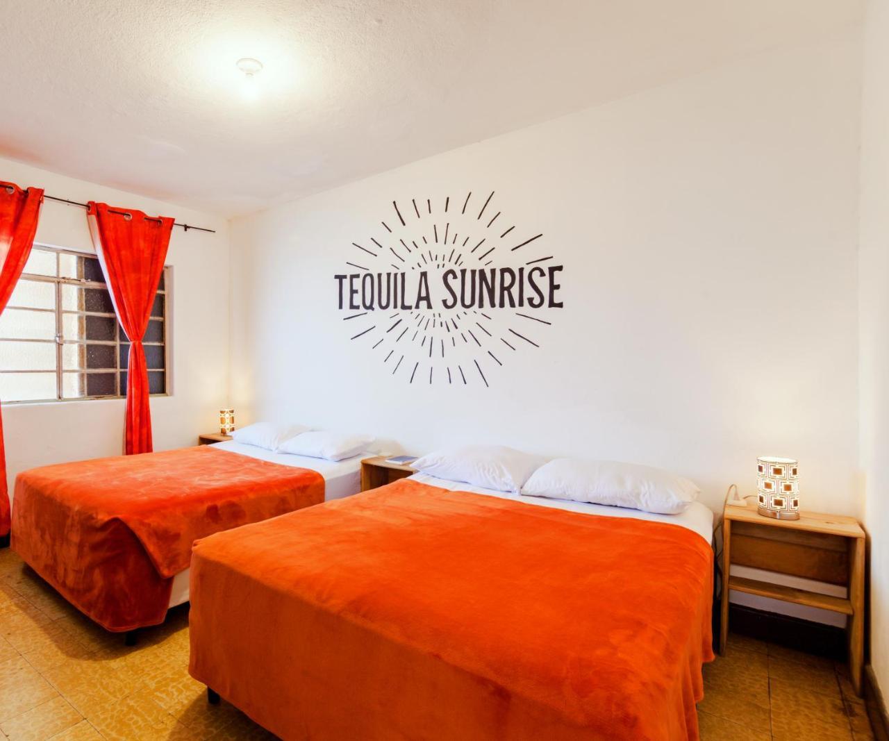 Tequila Sunrise Hostel Guatemala City Exterior photo